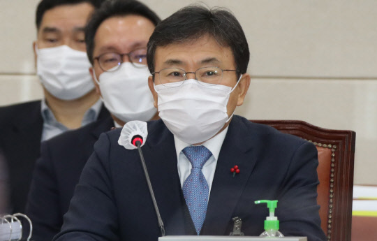 권덕철 보건복지부 장관 후보자가 22일 국회 보건복지위원회에서 열린 인사청문회에서 답변하고 있다. [연합뉴스]